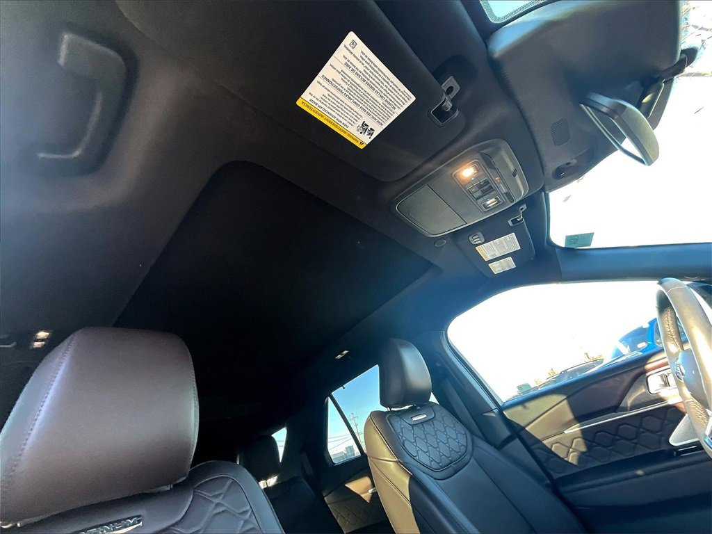 Used 2025 Ford Explorer Platinum w/ Ultimate Package image 23