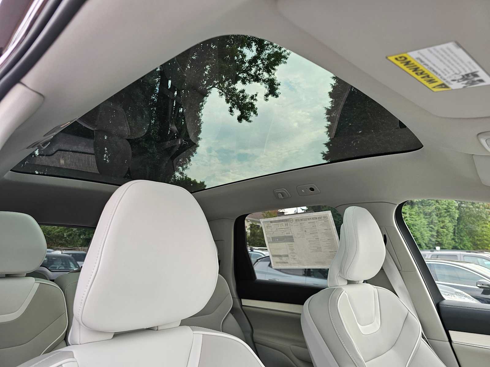 New 2025 Volvo EX90 Ultra w/ Protection Package Premier AWD/4WD image 11
