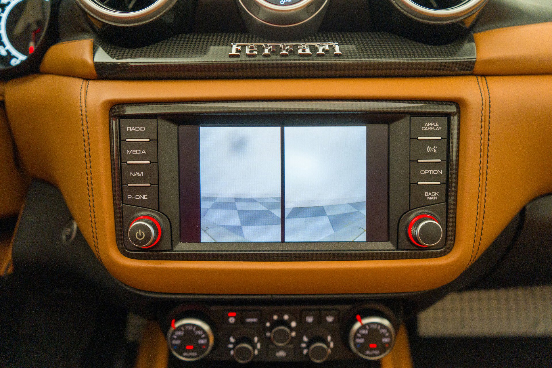 Used 2015 Ferrari California T image 17