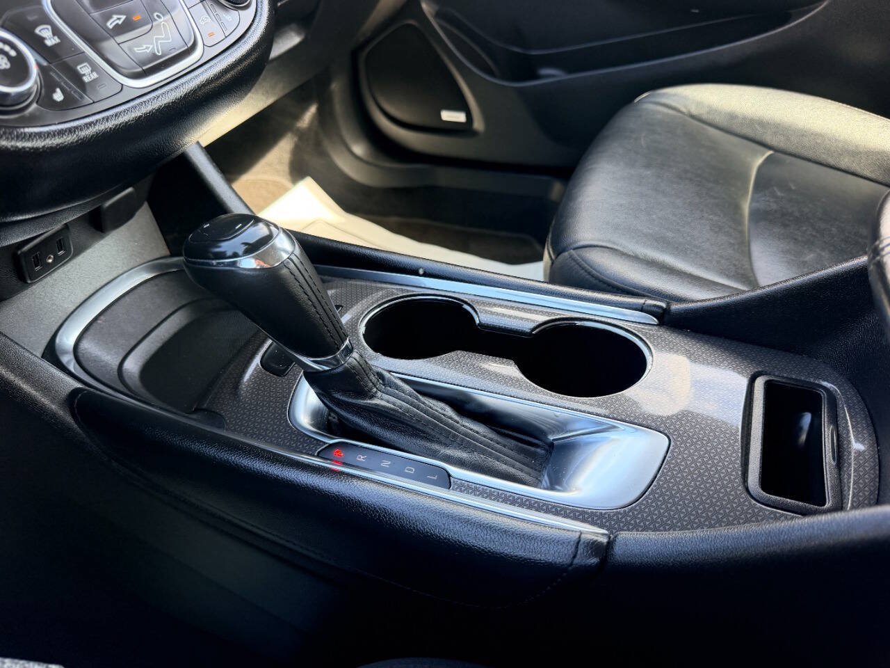 Used 2016 Chevrolet Malibu LT w/ Leather Package FWD image 39