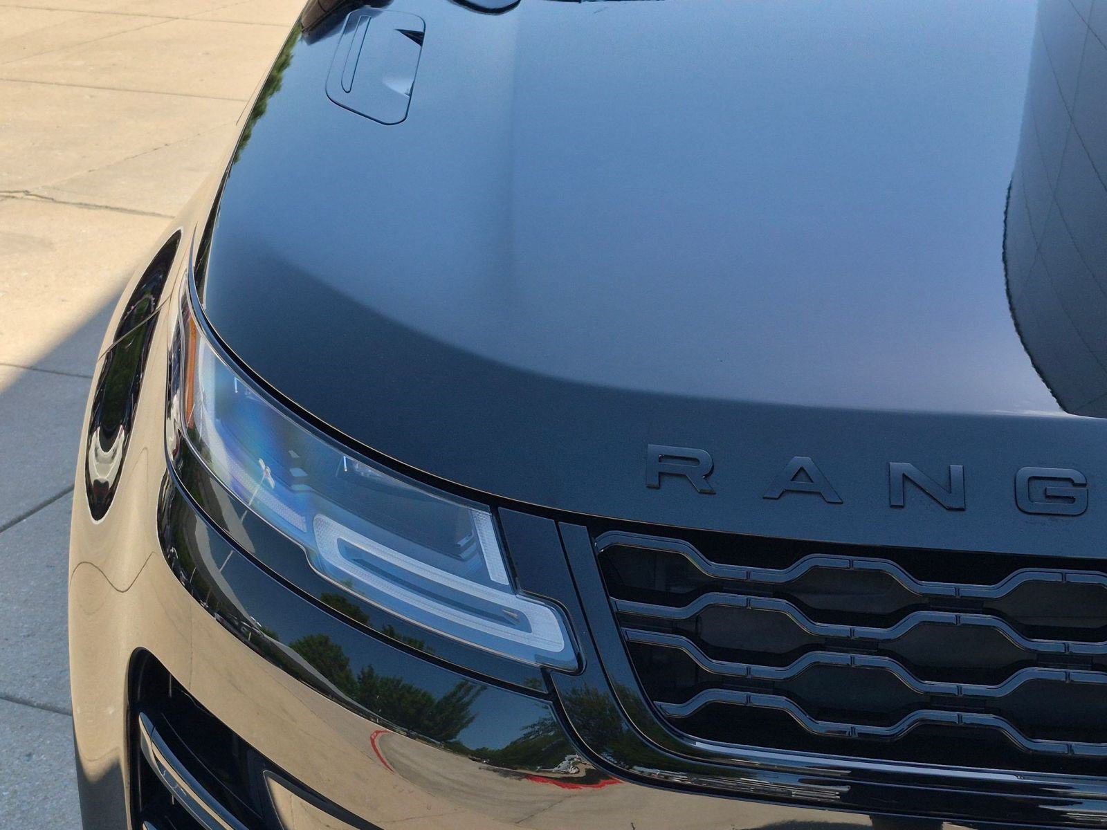 Used 2020 Land Rover Range Rover Evoque R-Dynamic SE AWD/4WD image 12