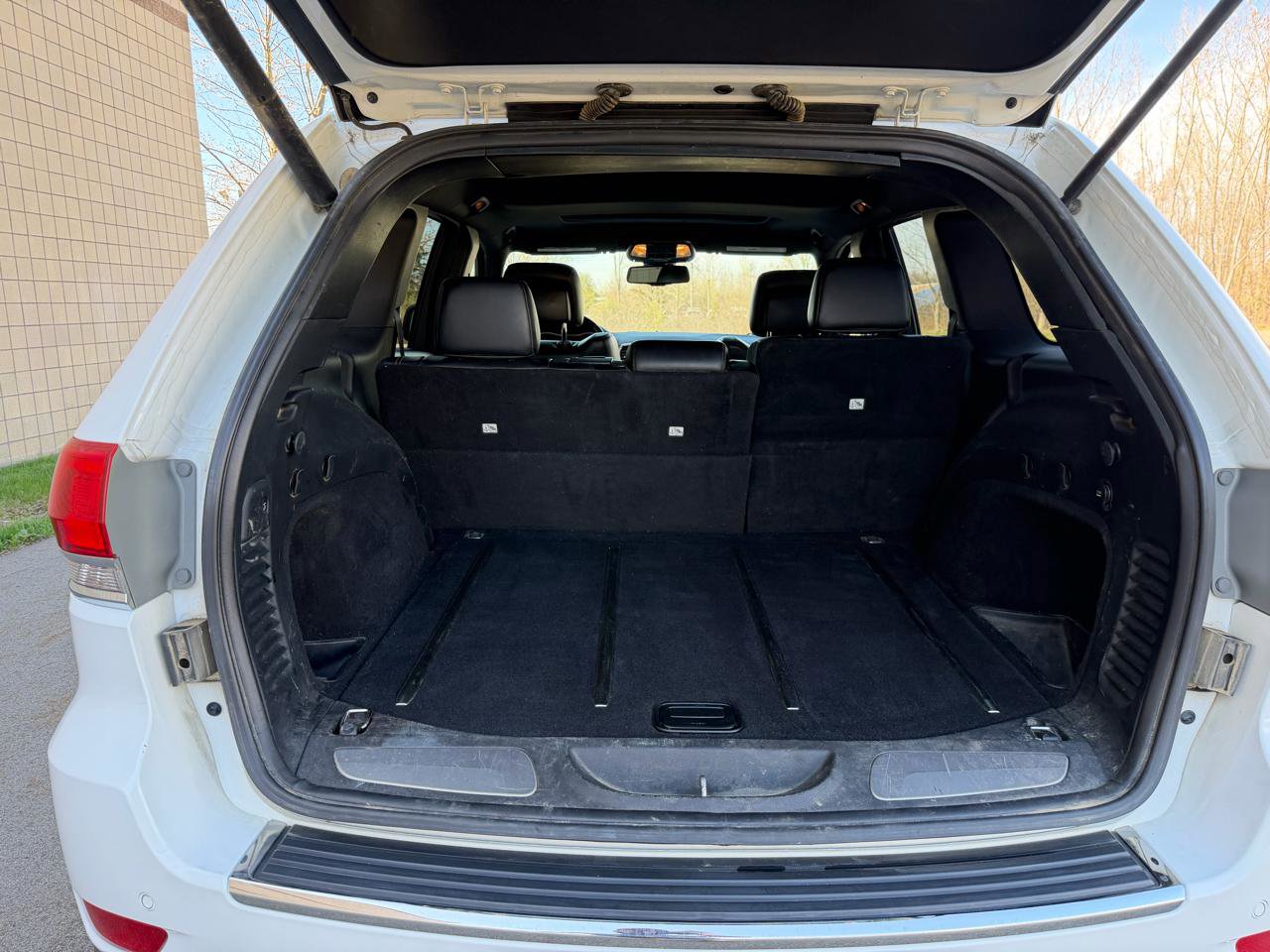 Used 2015 Jeep Grand Cherokee Limited image 36