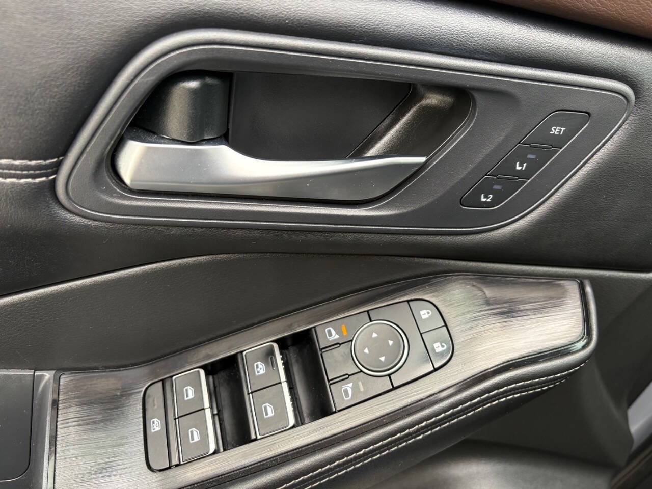 Used 2023 Nissan Rogue SL w/ SL Premium Package image 16