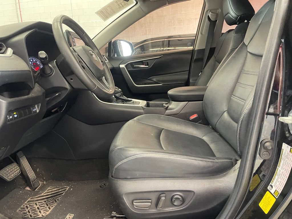 Used 2021 Toyota RAV4 XLE Premium FWD image 10