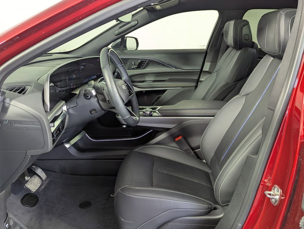 Used 2024 Cadillac Lyriq Luxury w/ LPO, Floor Liner Package image 4