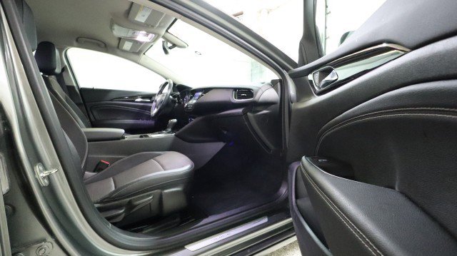 Used 2019 Buick Regal Preferred w/ Driver Confidence Package I image 10