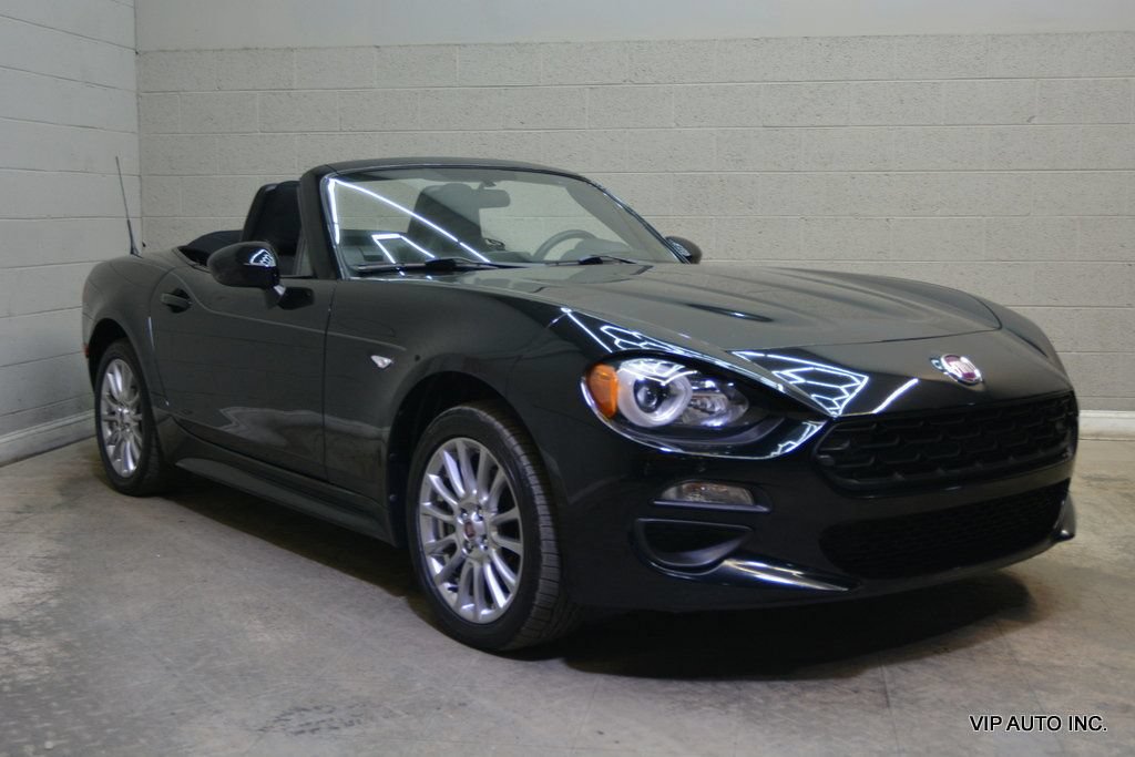 Used 2018 FIAT 124 Spider Classica w/ Technology & Siriusxm Group