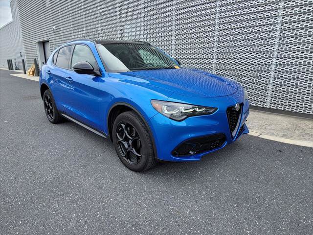 Used 2025 Alfa Romeo Stelvio Sprint AWD/4WD image 4