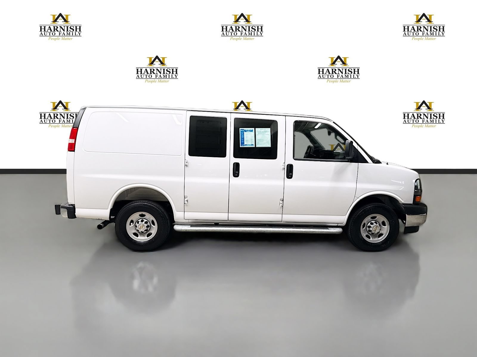 Used 2025 Chevrolet Express 2500 w/ Driver Convenience Package RWD image 5
