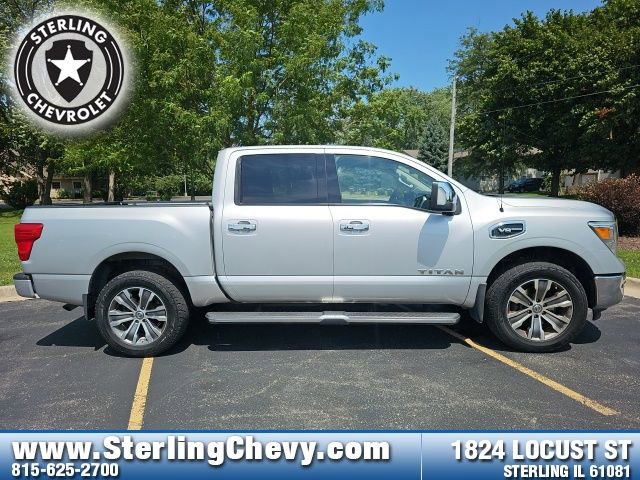 Used 2017 Nissan Titan SL w/ SL Towing Convenience Package image 4