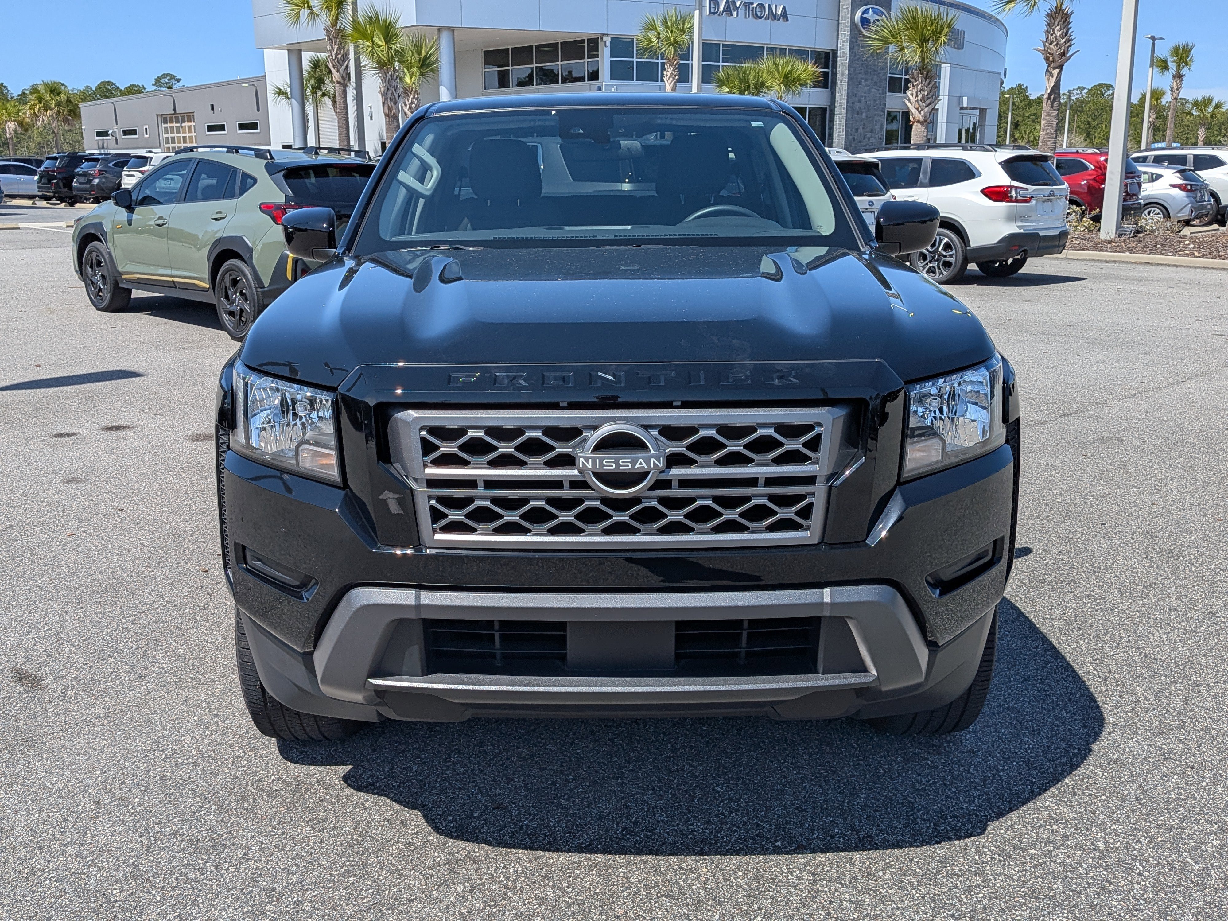Used 2024 Nissan Frontier SV RWD image 9