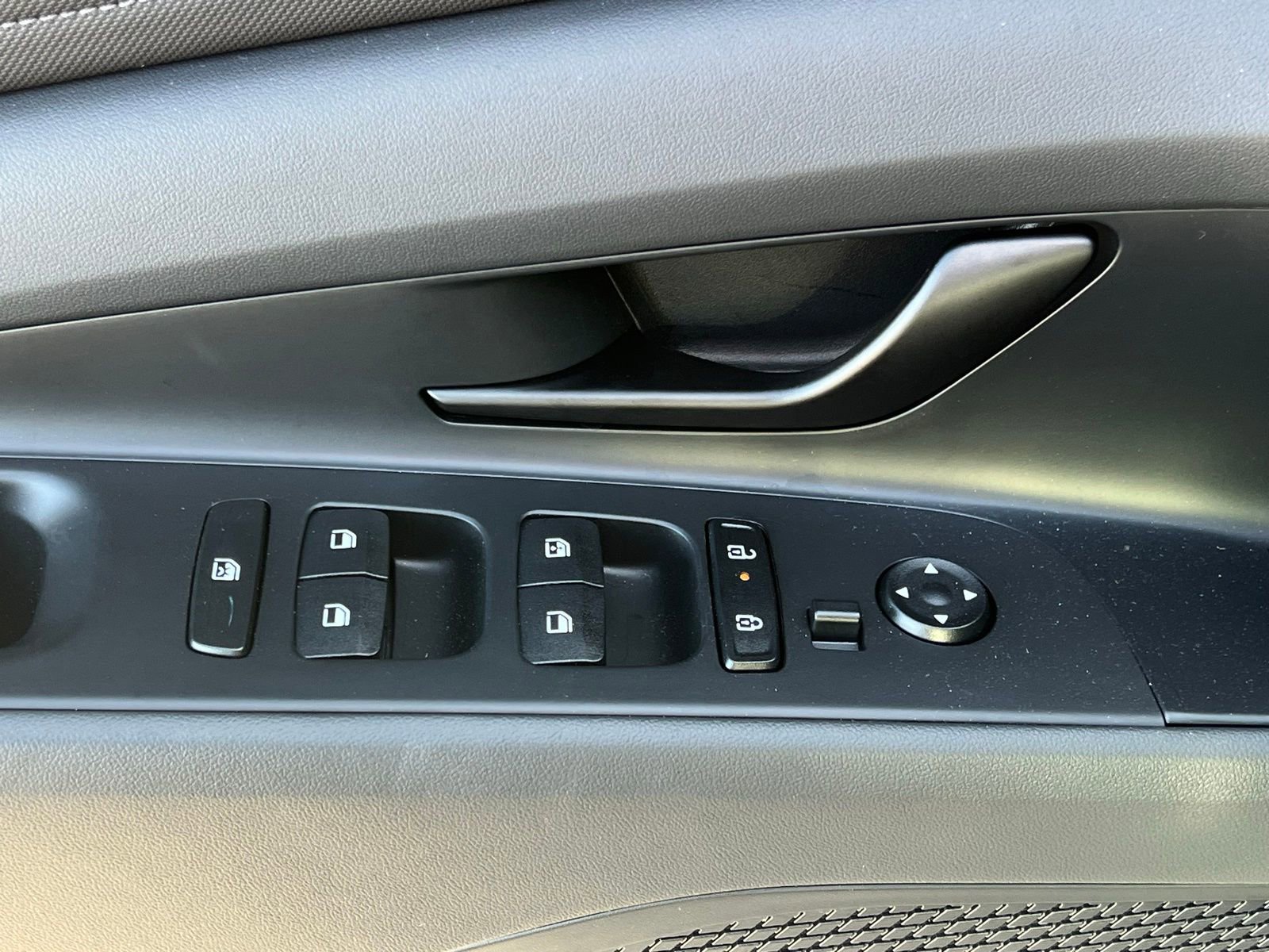 Used 2026 Hyundai Elantra Sport image 24