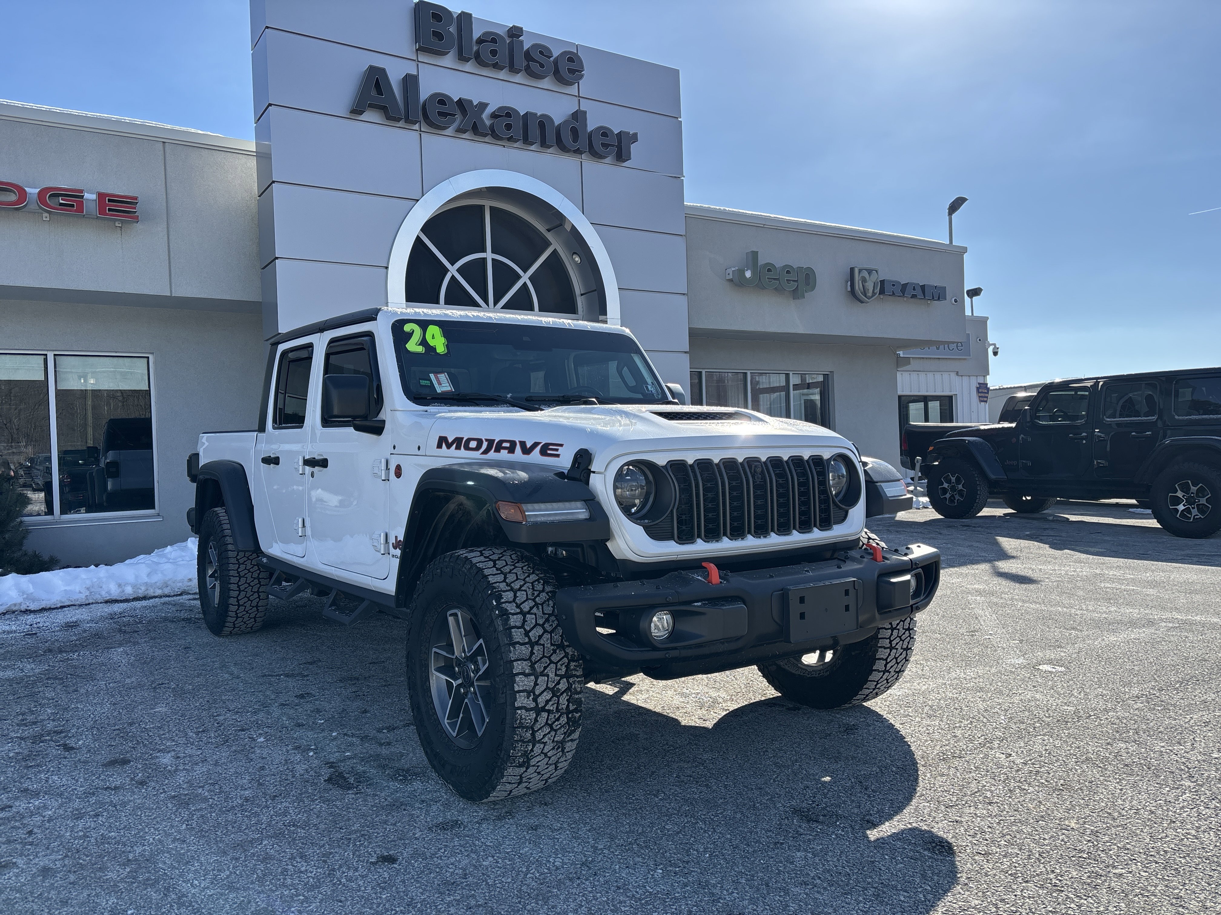 Used 2024 Jeep Gladiator Mojave w/ Technology Group