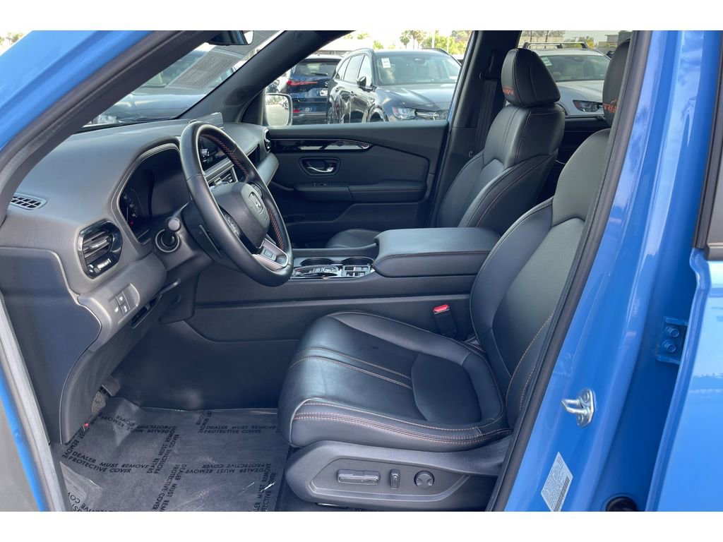 Certified 2025 Honda Pilot TrailSport image 10