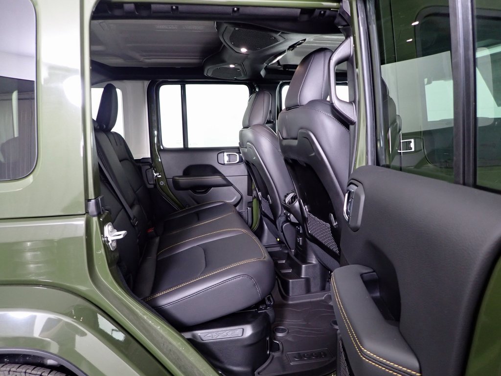 New 2024 Jeep Wrangler Unlimited Sahara w/ Technology Group image 29