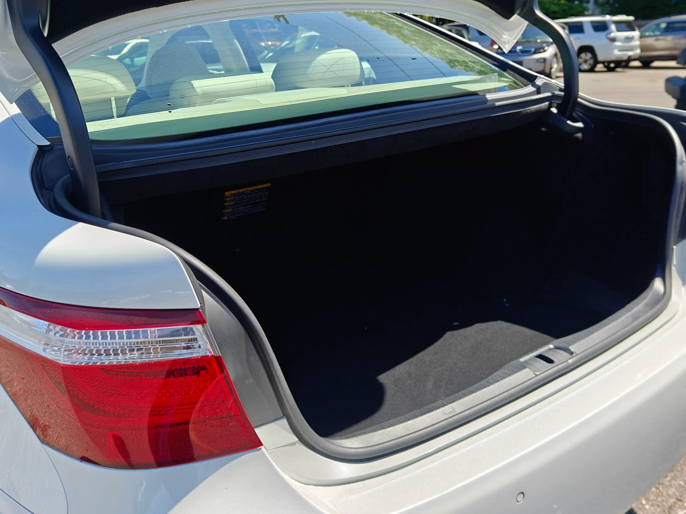 Used 2007 Lexus LS 460 w/ Comfort Pkg RWD image 46
