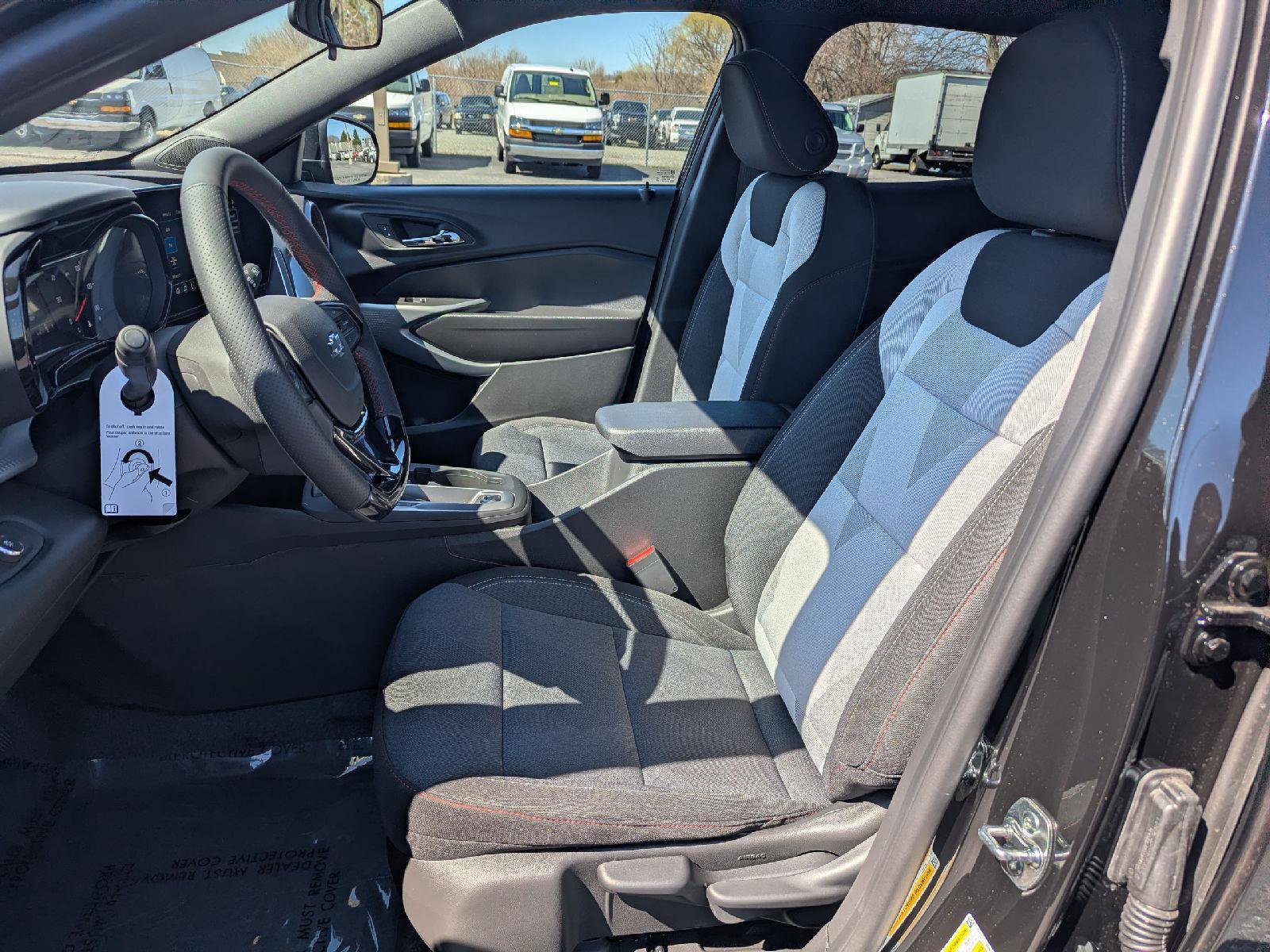 New 2026 Chevrolet Trax RS w/ Sunroof Package image 35