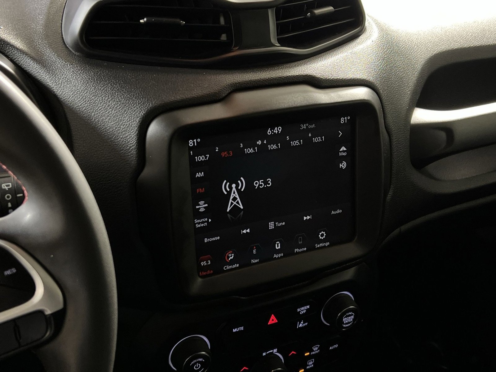 Used 2023 Jeep Renegade Trailhawk image 16