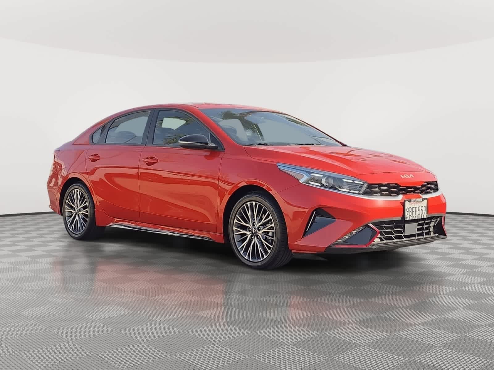 Used 2022 Kia Forte GT-Line w/ GT-Line Premium Package FWD image 3