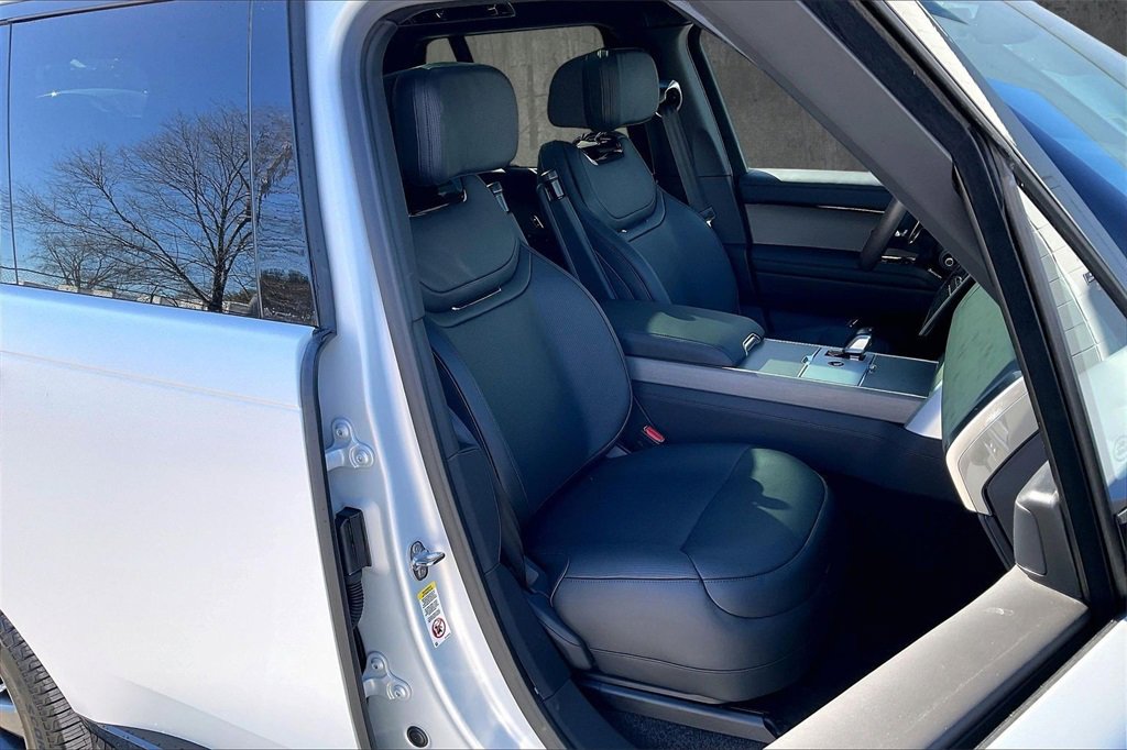 New 2026 Land Rover Range Rover SV image 11