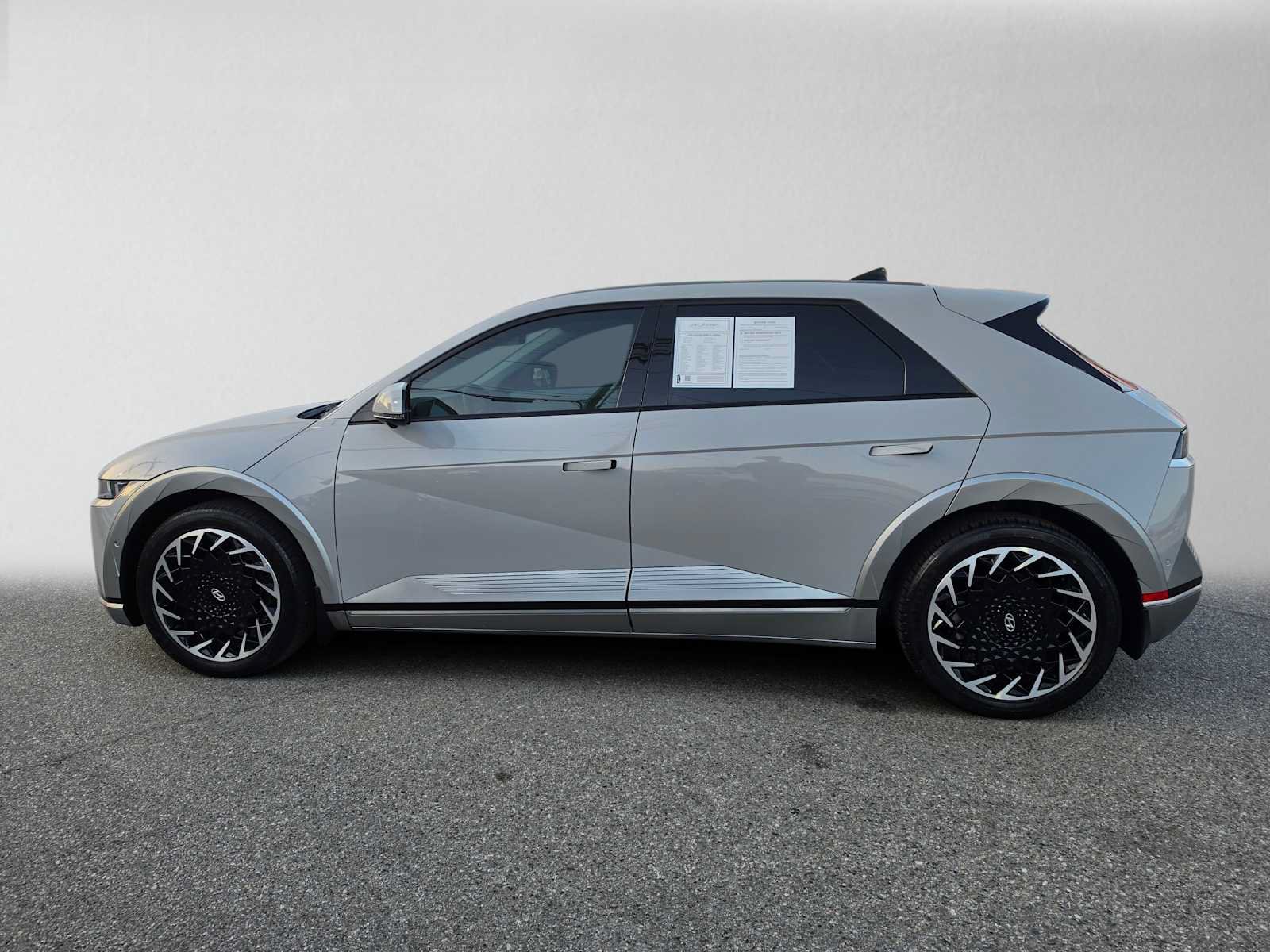 Used 2023 Hyundai Ioniq 5 Limited AWD/4WD image 6