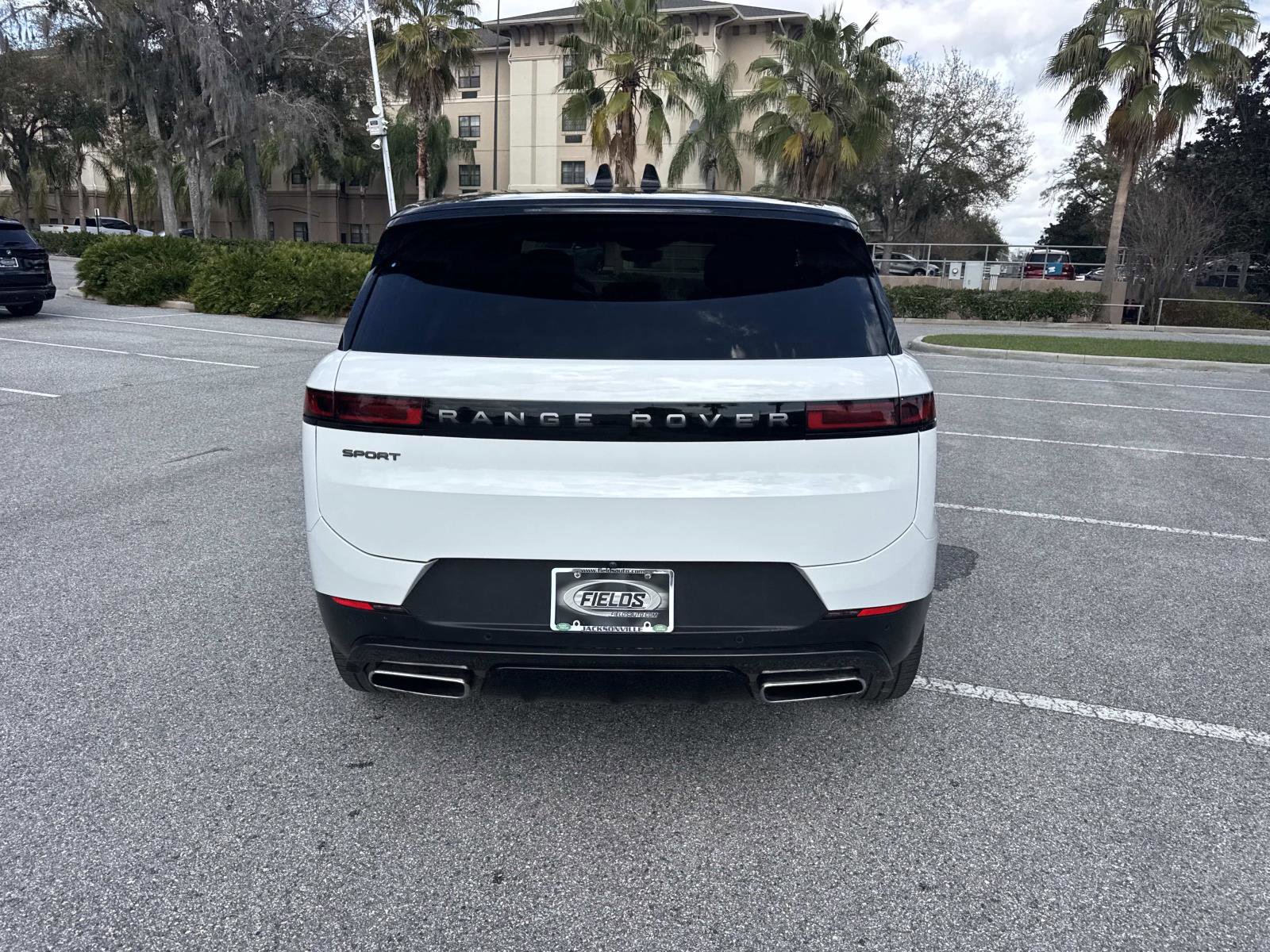 Used 2024 Land Rover Range Rover Sport SE image 5