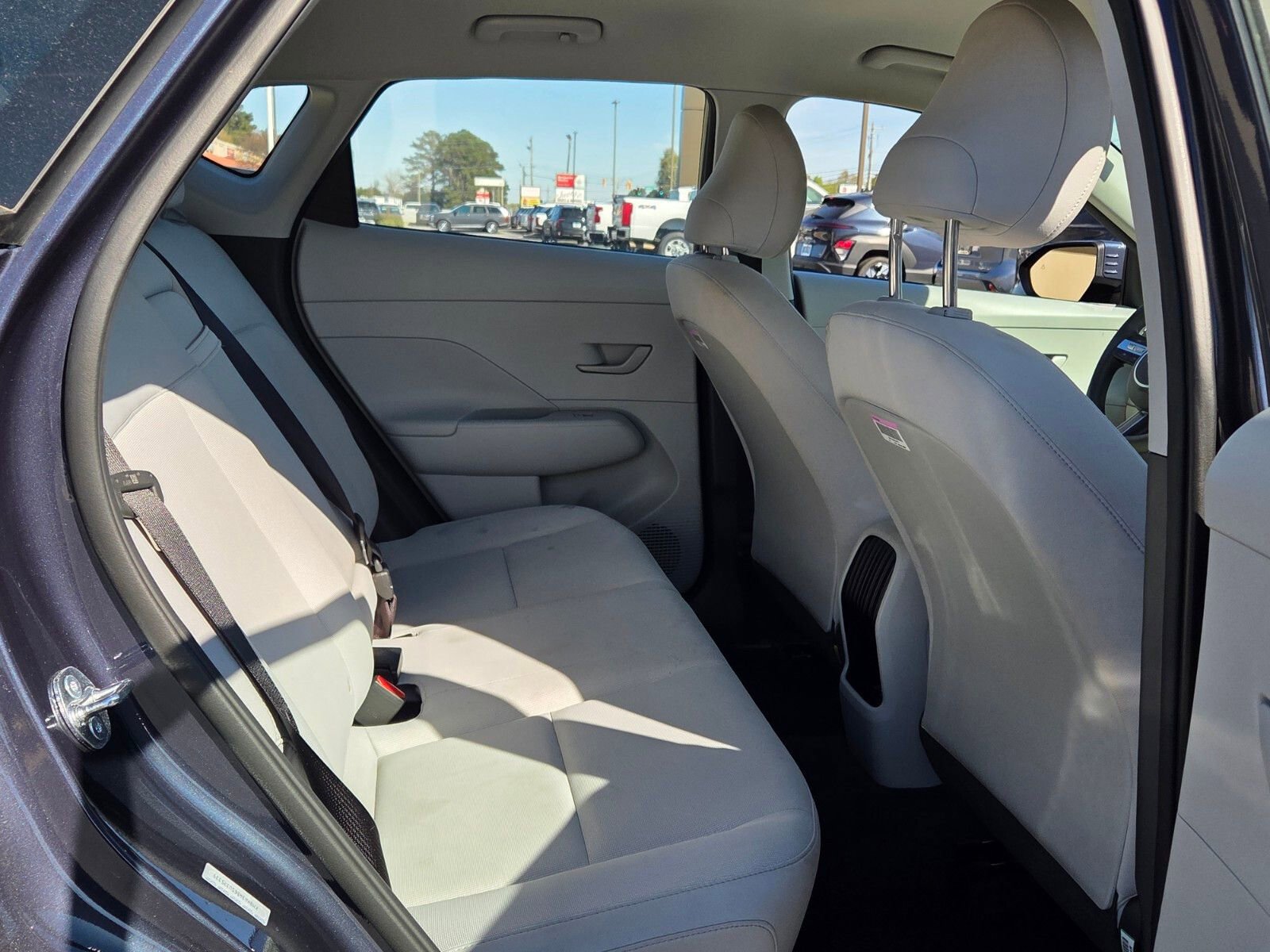 Used 2025 Hyundai Kona SE image 14