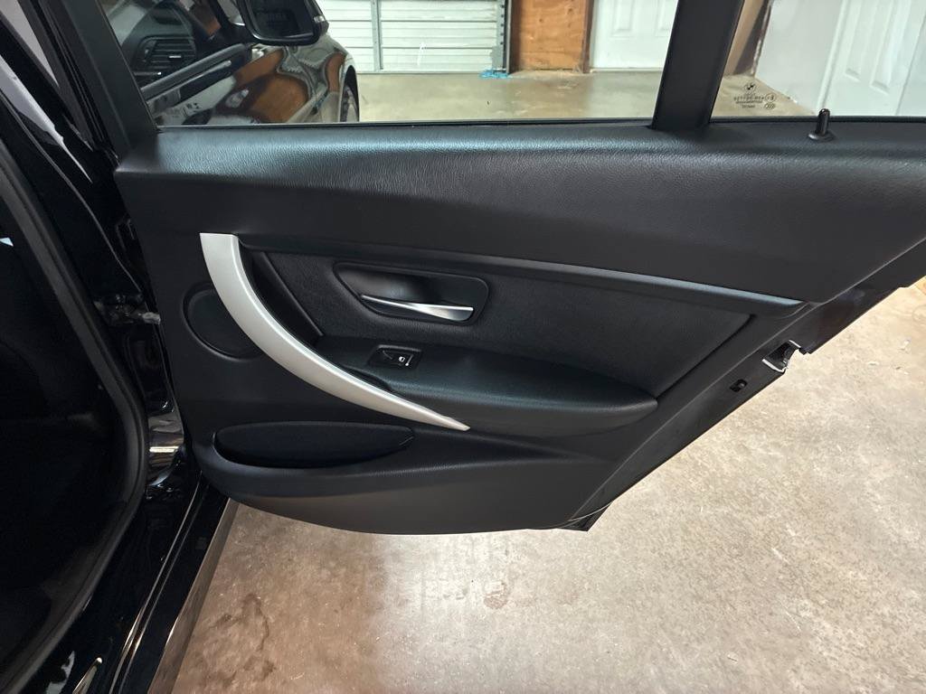 Used 2018 BMW 320i Sedan RWD image 24
