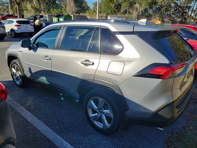 Used 2021 Toyota RAV4 XLE Premium image 7