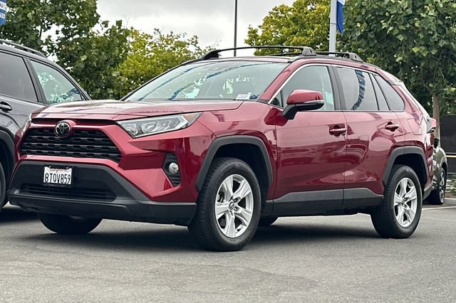 Used 2021 Toyota RAV4 XLE w/ Convenience Package FWD image 8