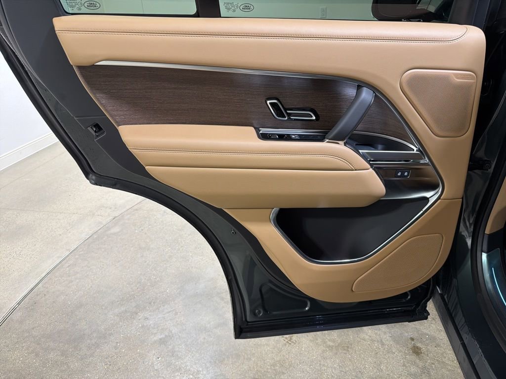 New 2026 Land Rover Range Rover SE image 20