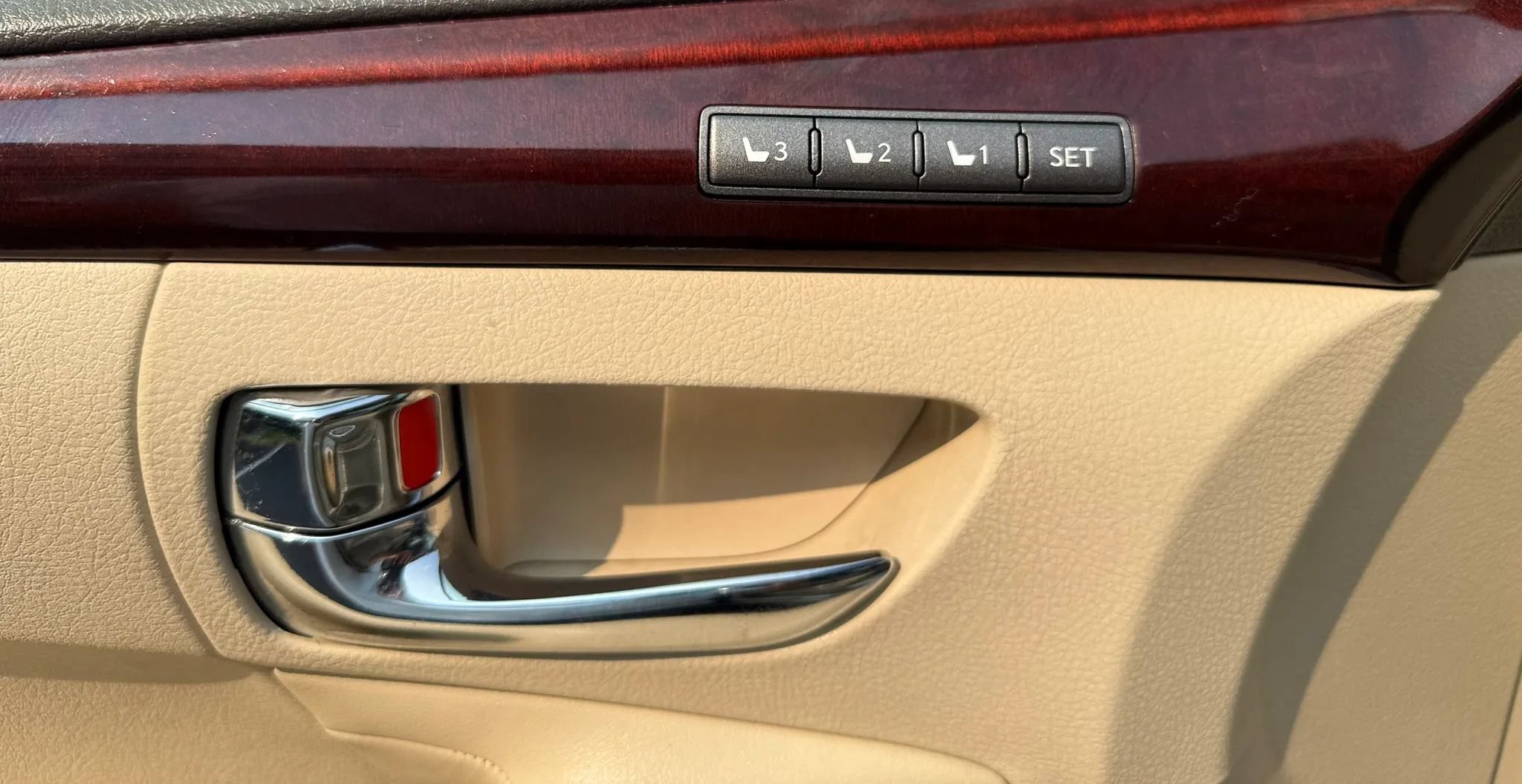 Used 2013 Lexus LX 570 4WD image 26