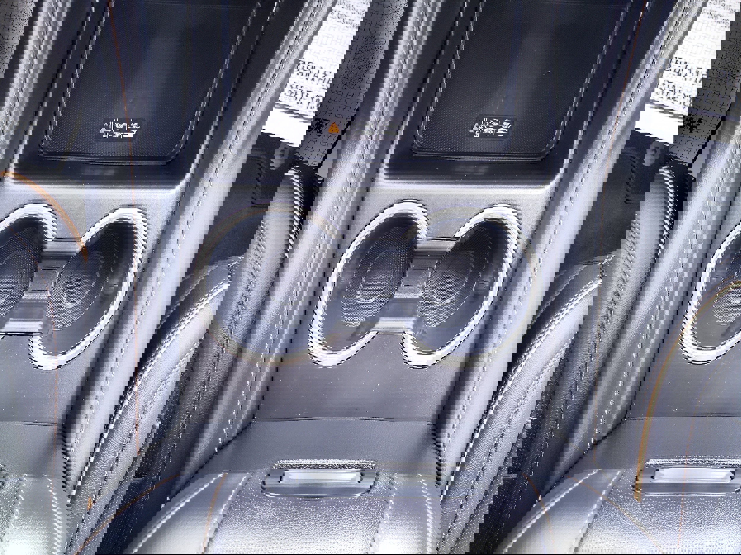 Used 2024 GMC Yukon AT4 w/ Technology Package image 29