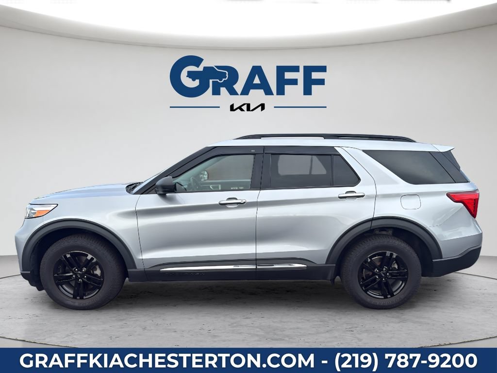 Used 2021 Ford Explorer XLT w/ Equipment Group 202A AWD/4WD image 3