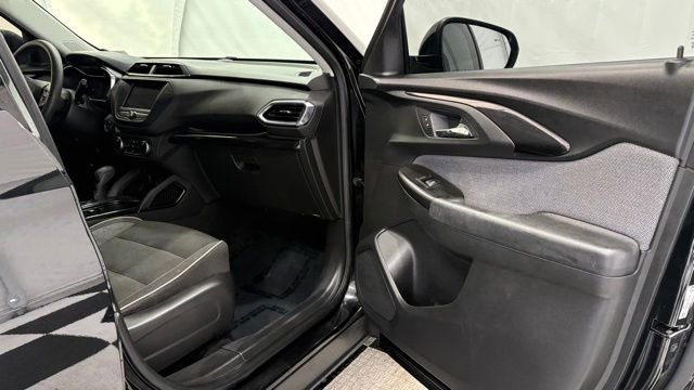 Used 2021 Chevrolet TrailBlazer LT w/ Driver Confidence Package image 18