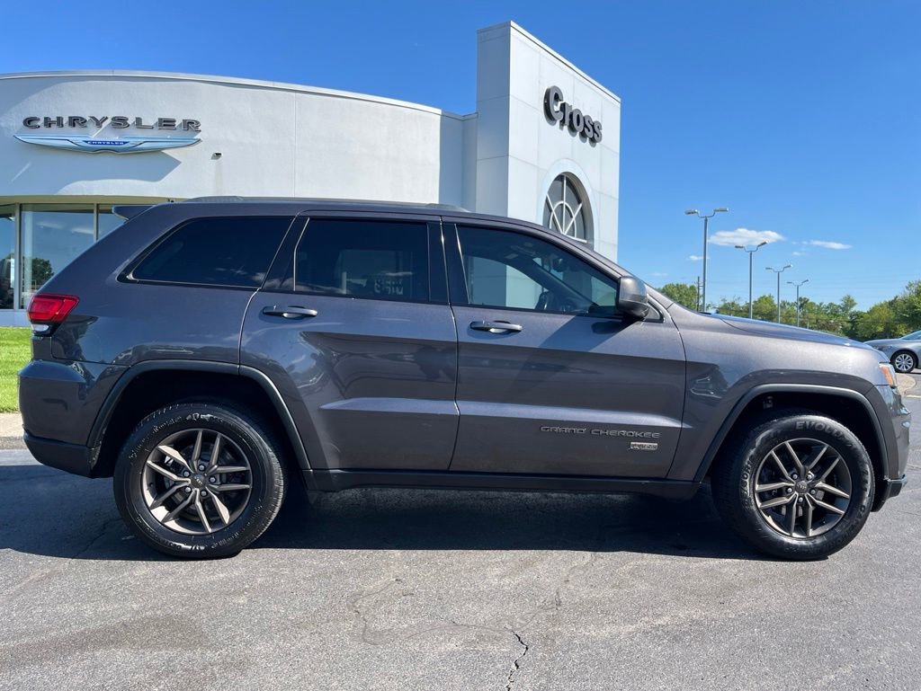 Used 2016 Jeep Grand Cherokee Laredo 75th Anniversary AWD/4WD image 42
