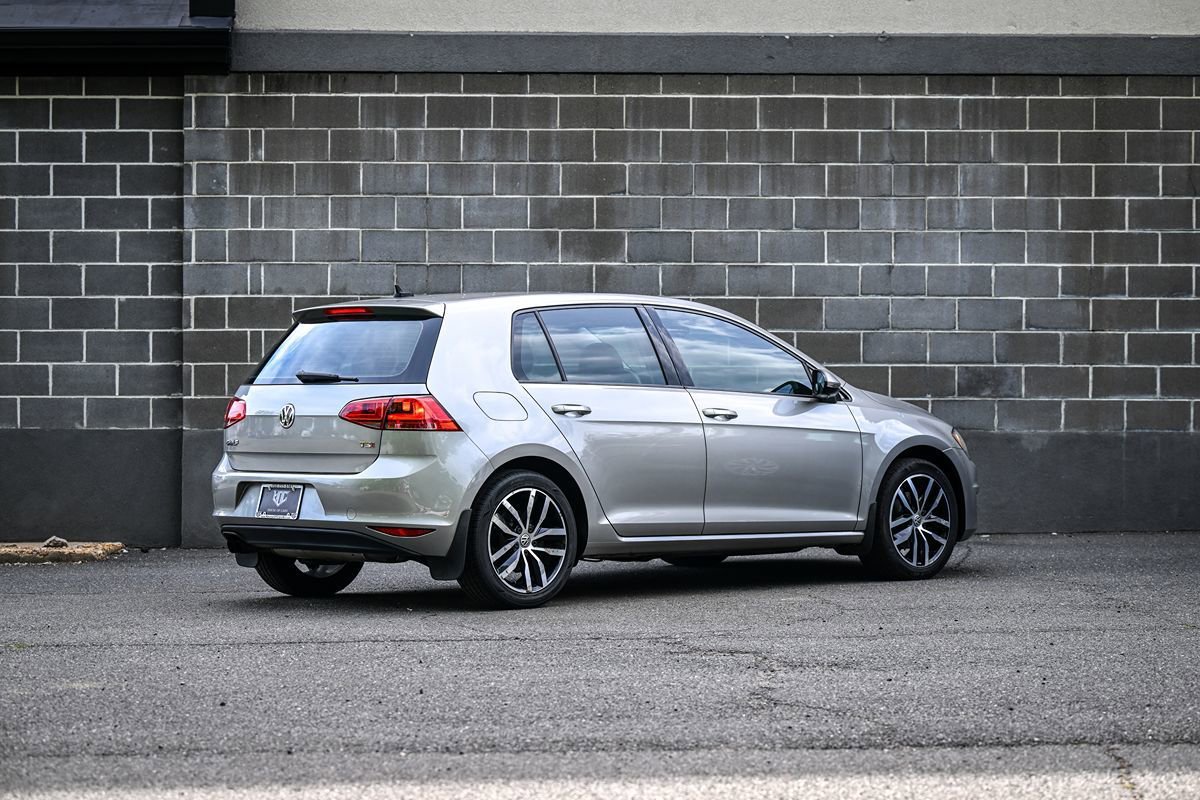 Used 2015 Volkswagen Golf SE FWD image 3