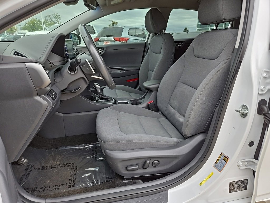 Used 2020 Hyundai Ioniq SE image 12