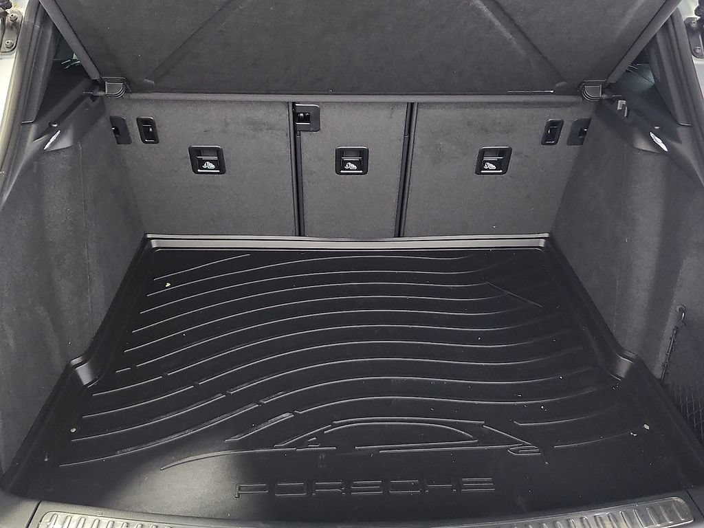 Certified 2026 Porsche Macan AWD/4WD image 30