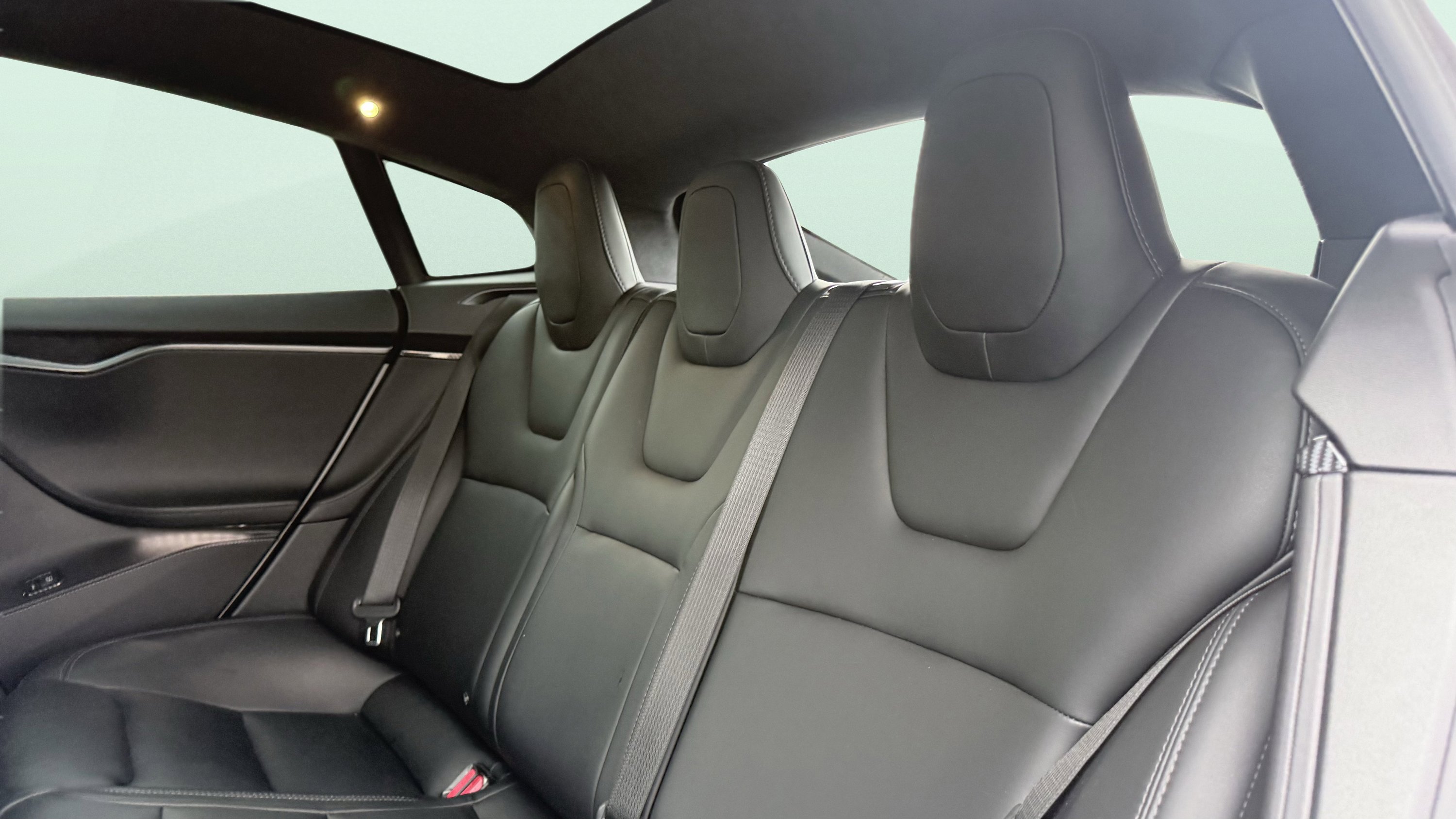 Used 2021 Tesla Model S Long Range Plus image 18