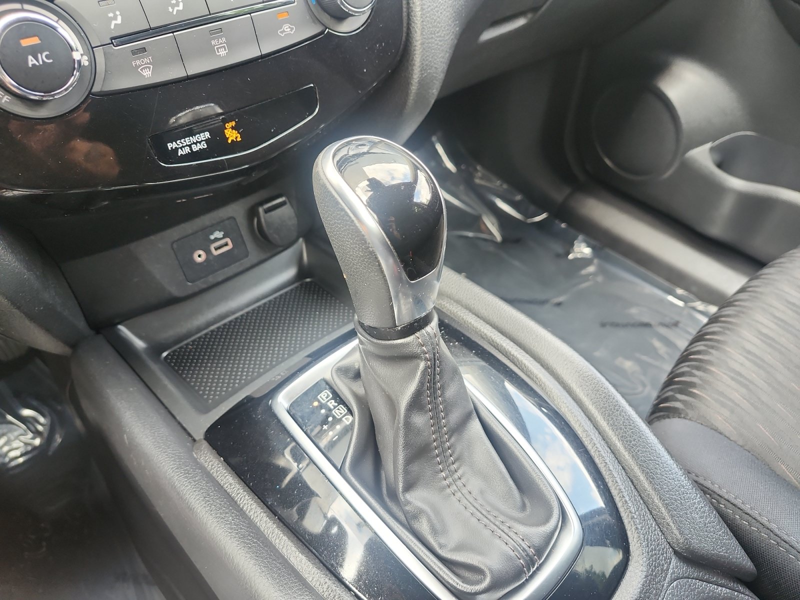 Used 2019 Nissan Rogue S w/ Special Edition Package FWD image 20