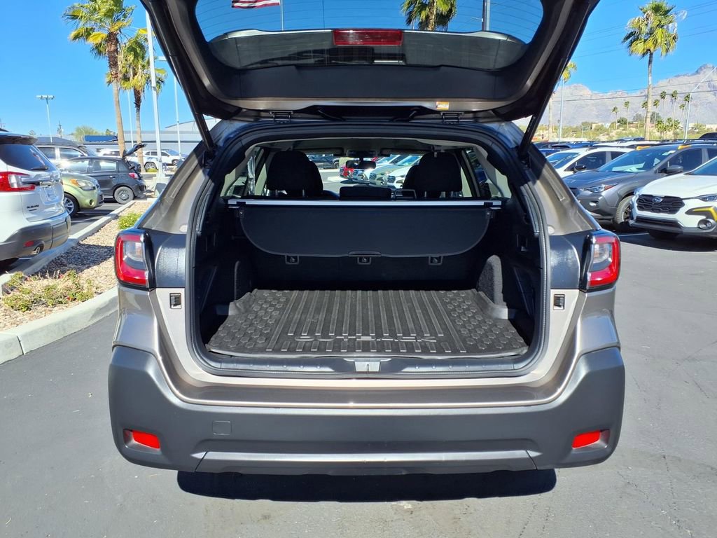 Used 2023 Subaru Outback Premium image 16