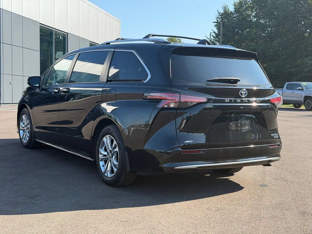 Used 2021 Toyota Sienna Platinum AWD/4WD image 4