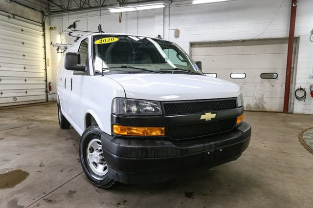 Used 2020 Chevrolet Express 2500 w/ Driver Convenience Package RWD image 3