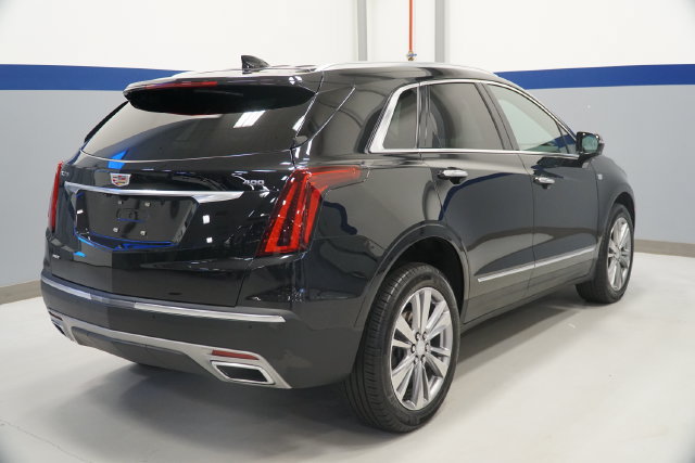 Used 2024 Cadillac XT5 Premium Luxury w/ LPO, Floor Liner Package AWD/4WD image 7