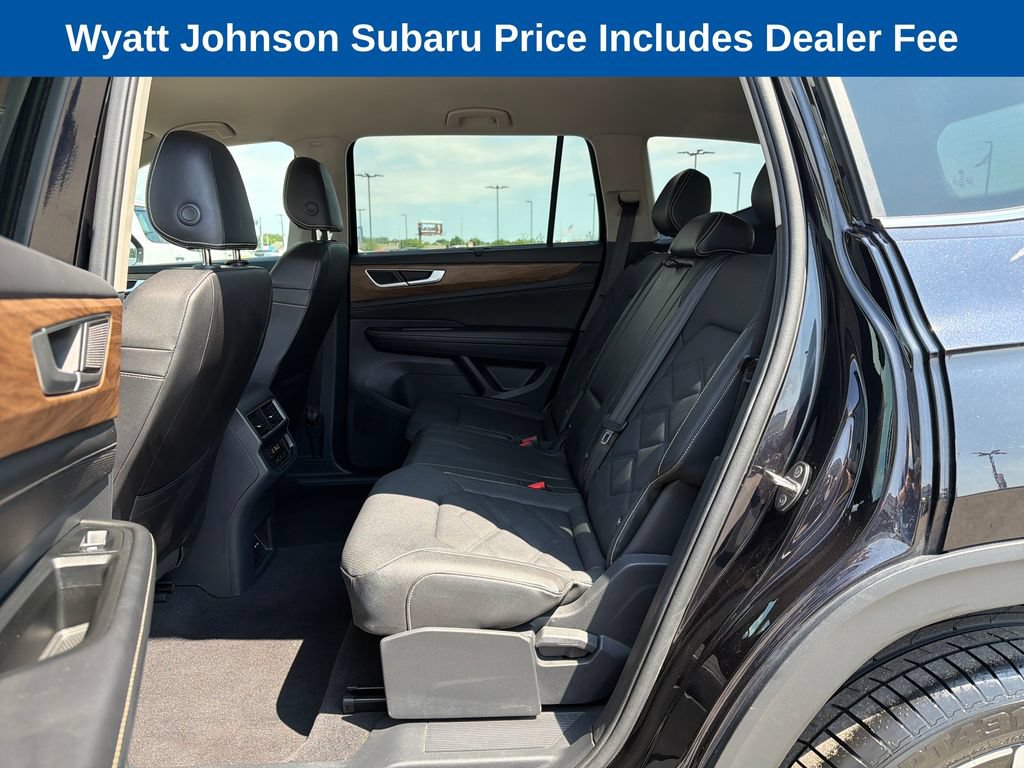 Used 2025 Volkswagen Atlas SE AWD/4WD image 27