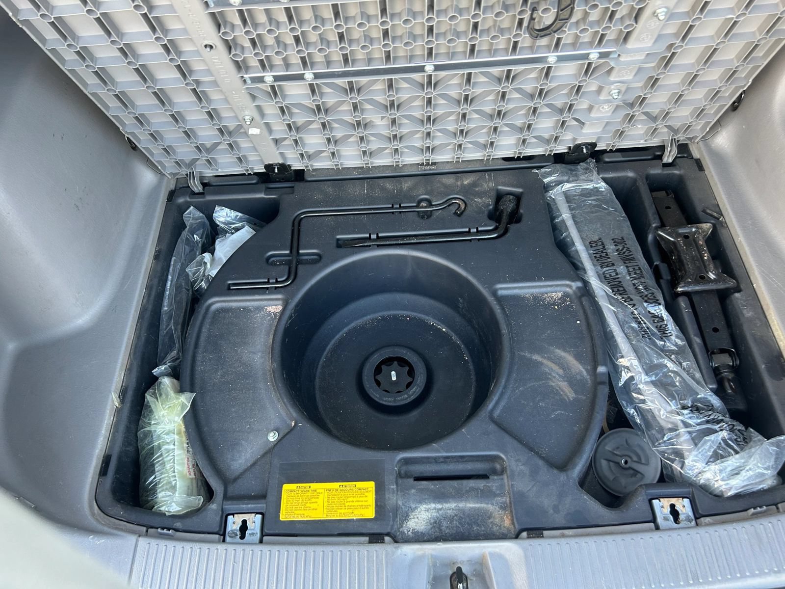 Used 2007 Toyota Matrix XR FWD image 16