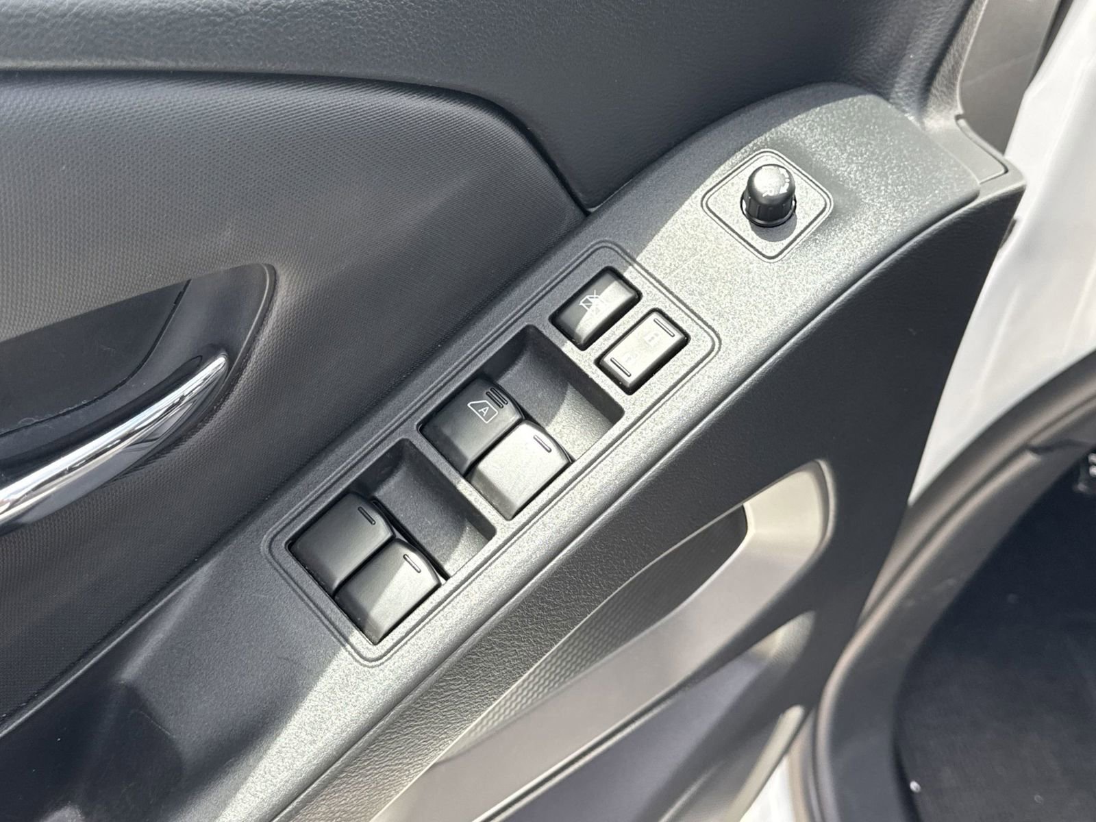 Used 2023 Nissan Frontier SV w/ Technology Package image 13