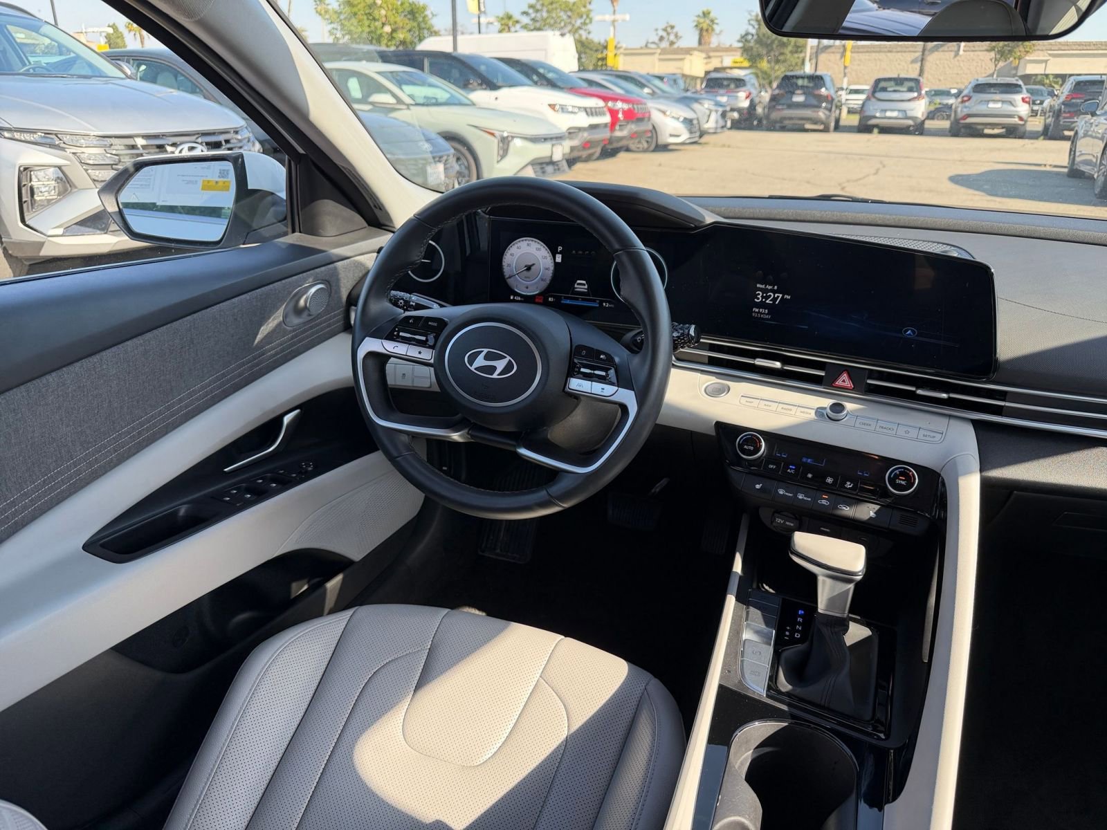 Used 2025 Hyundai Elantra Limited image 35