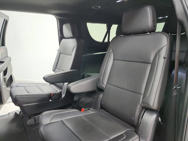 Used 2025 GMC Yukon XL Denali AWD/4WD image 39
